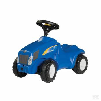 Looptrekker New Holland - R13208 -   Voor de jongste trekker fans onder ons is deze looptrekker van New Holland een echte aanrader. Lekker over het land crossen of over een plein: met de looptrekker ben je zo overal. Gegarandeerd speelplezier!   

   

 De looptrekker is de ideale opstap naar de fiets. Op de looptrekker leert je kind sturen, rijden en blijft hij of zij in evenwicht. Op zo'n stoere looptrekker ziet dat er ook nog eens heel leuk uit.  

   

 De looptrekker New Holland is verkrijgbaar in het blauw.  
